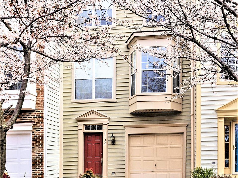 1135 Cypress Tree Pl