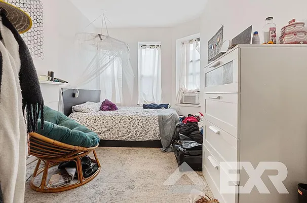 Rented by EXR | media 7