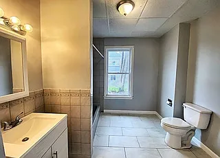 Building Photo - 203 Gibson St #2