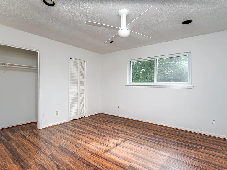 3927 Pleasant Valley Dr — Photo 34