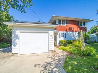 307 Holt St, Anamosa, IA 52205