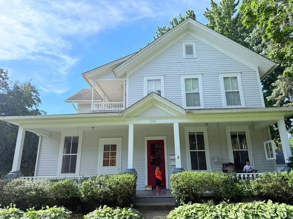 333 W 2nd St #1, Waconia, MN 55387