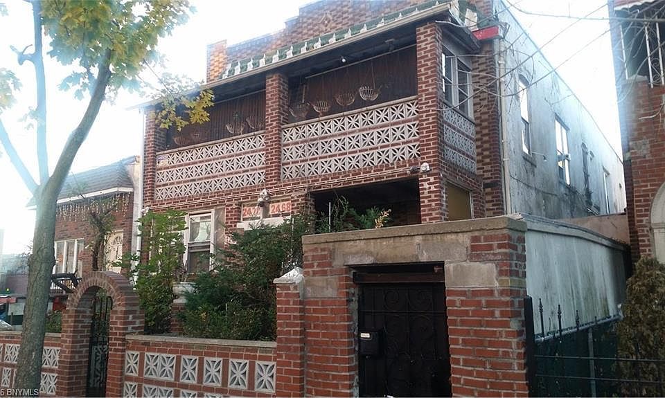 2nd image of 2468 E 11th St