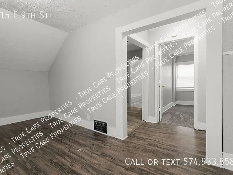 115 E 9th St — Photo 21