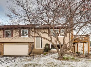 10393 Juniper Ln, Eden Prairie, MN 55347