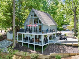 890 Long Island Dr, Moneta, VA 24121
