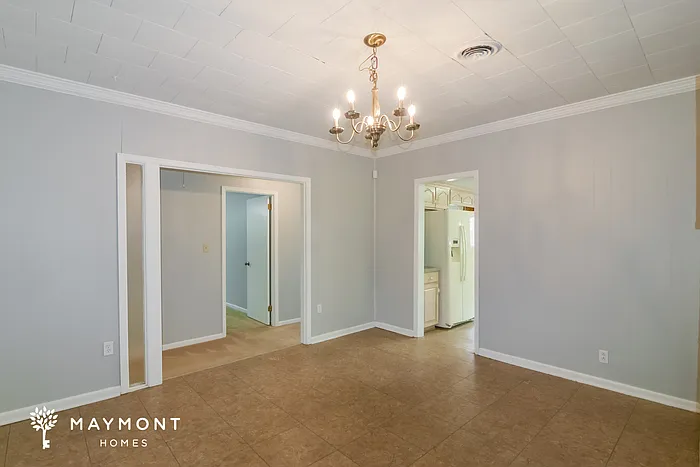 711 Forestdale Dr — Photo 4