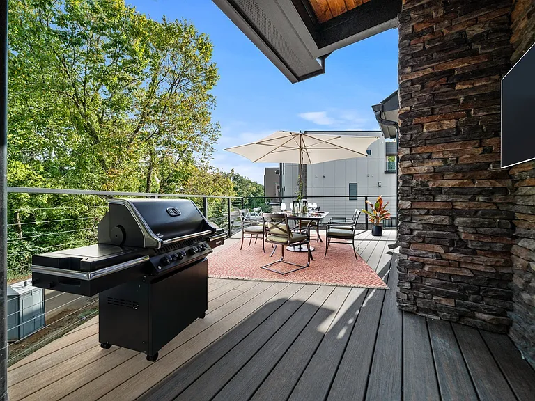 6011 Hill Cir — Photo 26