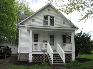 212 Marshall St, Essexville, MI