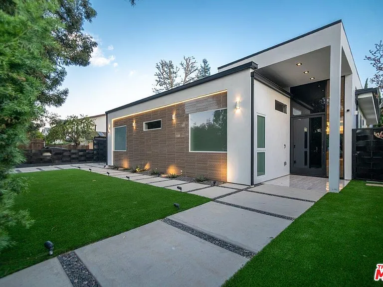 11658 Morrison St — Photo 2