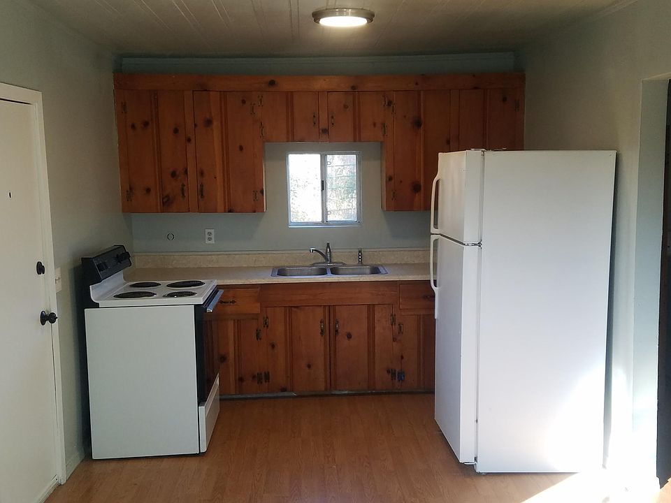 2nd image of 4205 Hall Rd