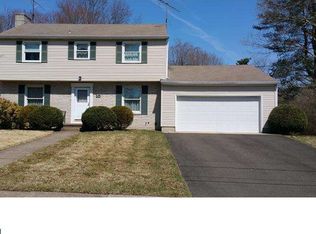 10 Twin Oaks Dr, Lawrence Township, NJ 08648