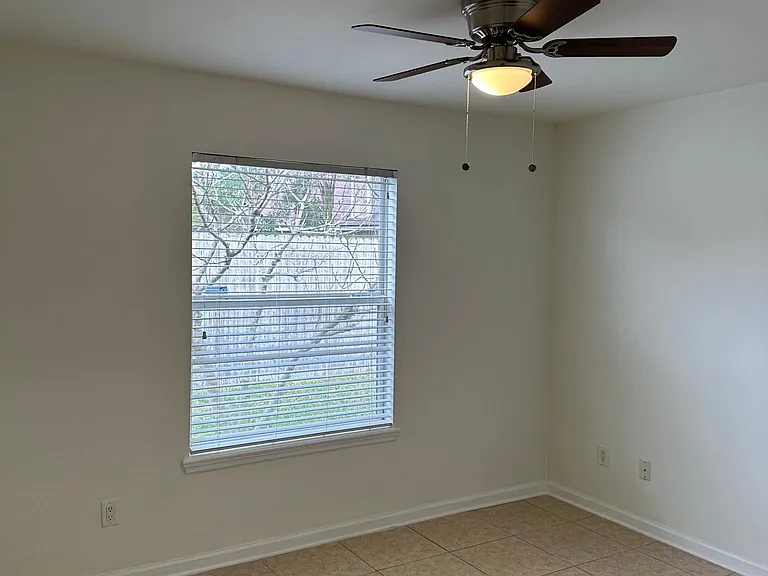 12083 Footman Ct — Photo 7