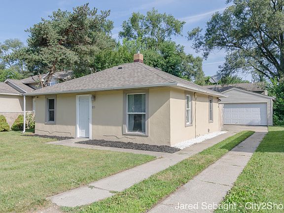 2nd image of 61 58th St SE