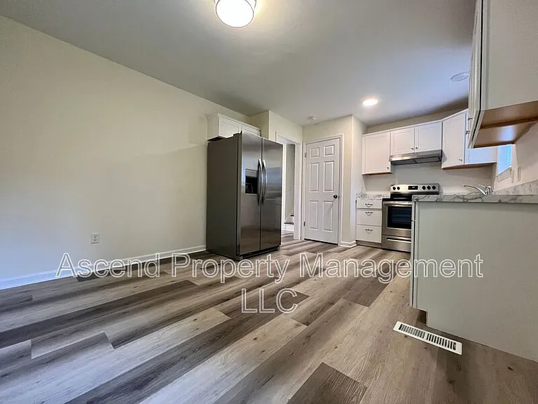 903 Valerie Ln — Photo 12