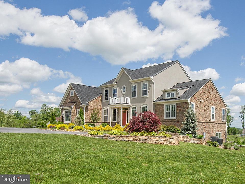 1st image of 308 Saint Andrews Ct