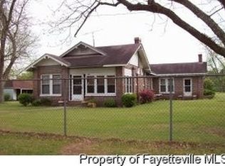 489 Wallace McLean Rd, Raeford, NC 28376