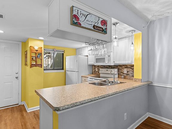 5th image of 1301 Pridgen Rd. #1004