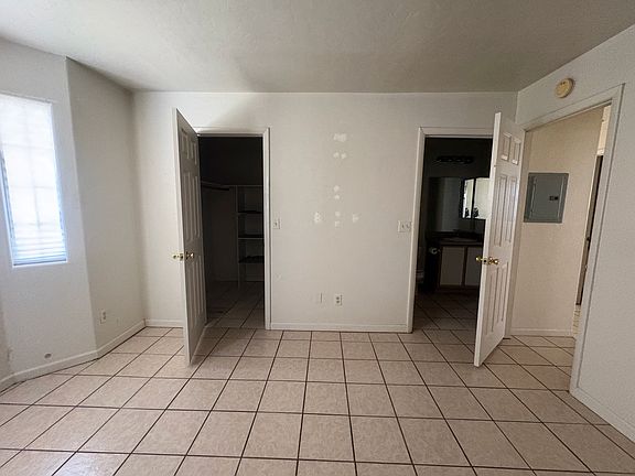 5th image of 3213 E Blacklidge Dr Unit 5