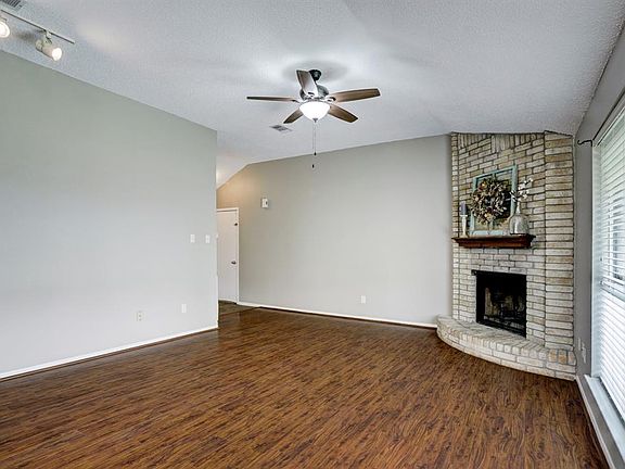 4th image of 3610 Clover Lane