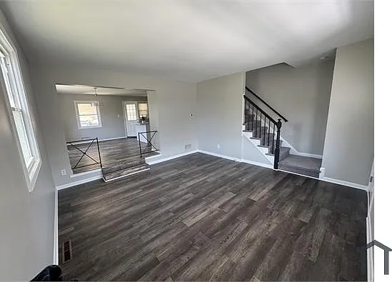 1762 Stokesley Rd — Photo 2