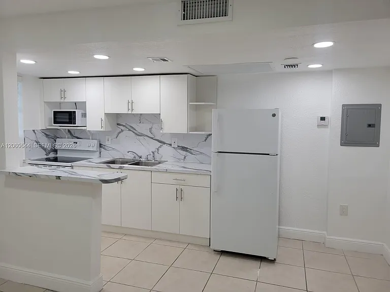 3901 SW 112th Ave #50 — Photo 2