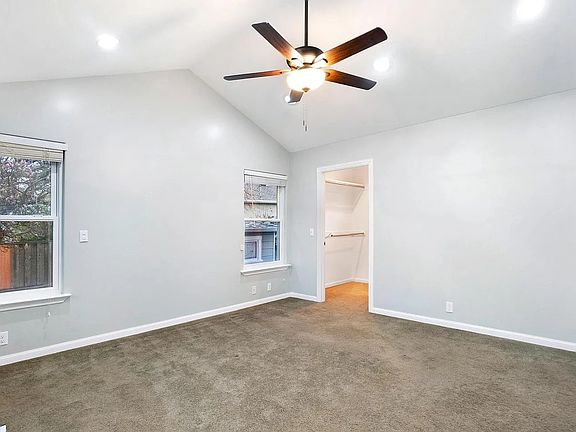 3rd image of 3553 Curtiss St
