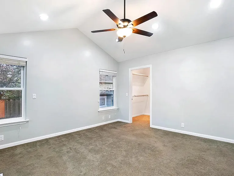 3553 Curtiss St — Photo 3