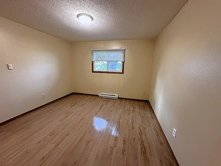 1380 Heritage Dr #13 — Photo 8