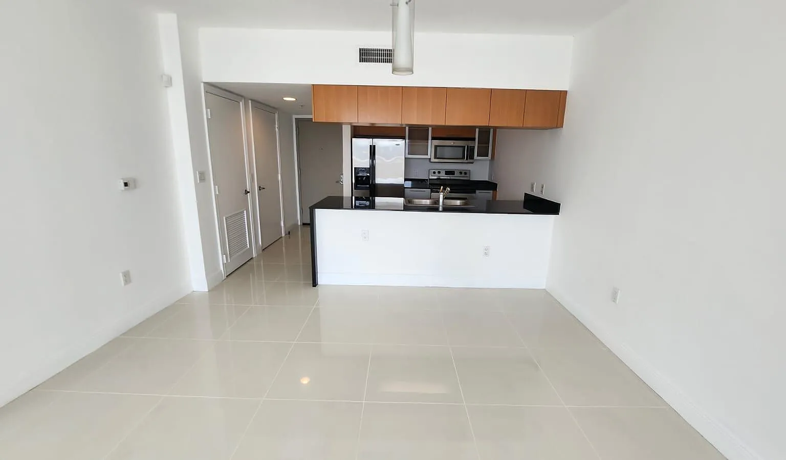1 bed, 821 sqft, $2,700 — Photo 4