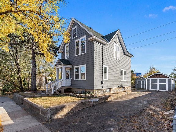 3rd image of 212 Acker St E