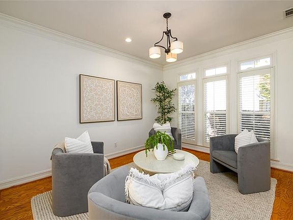 4th image of 1560 Oak Park Cv