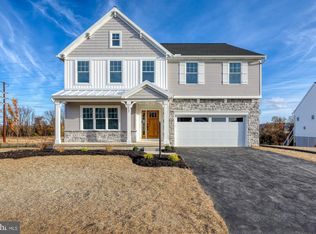 2062 N Autumn Chase Dr, Mechanicsburg, PA 17055
