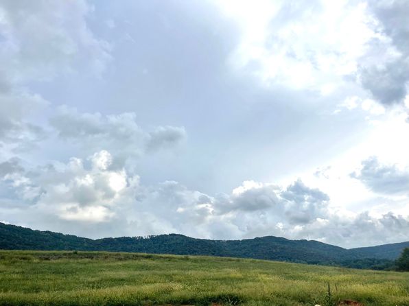 13 Upper East Valley Rd, Pikeville, TN 37367
