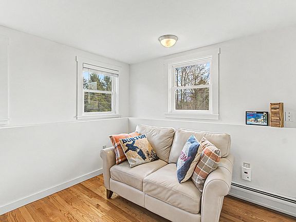 4th image of 1061 Weeks Hill Road