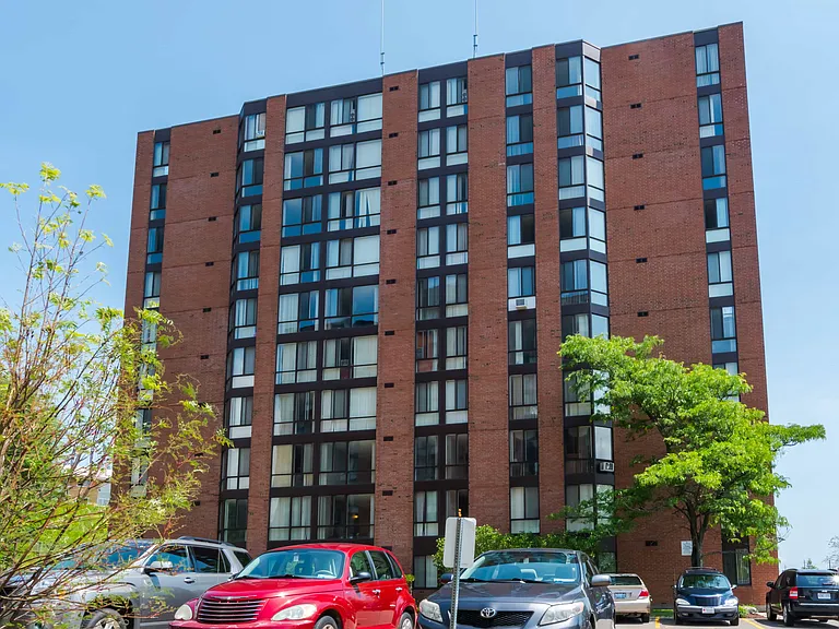 631 Macdonald Ave — Photo 4