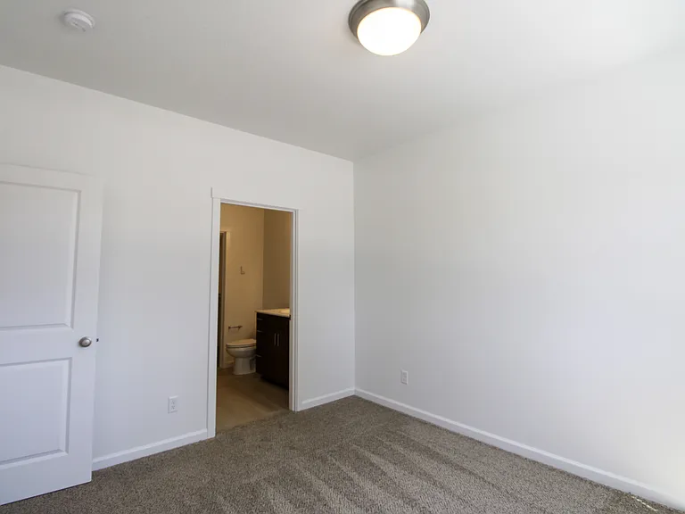 1902 SE Hankel St #14 — Photo 15