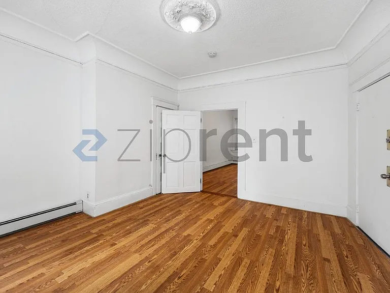 34 Cunard St — Photo 5