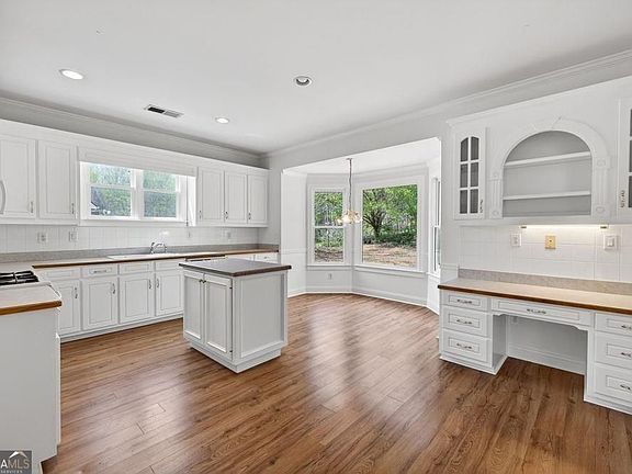 3rd image of 7512 Fieldstone Way