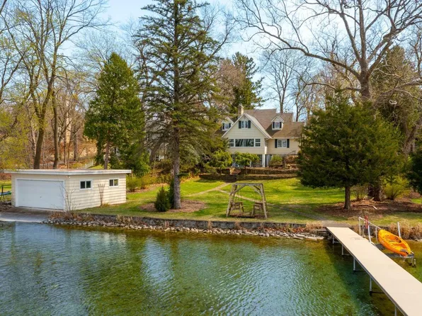 N67W32358 Wildwood Point ROAD, Hartland, WI 53029