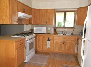 904 Walnut St, Wamego, KS 66547