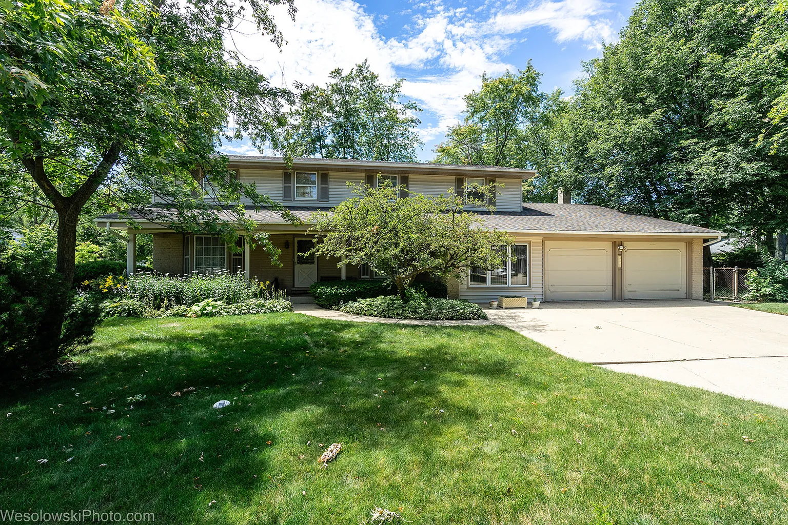 3226 Robincrest Dr photo 1