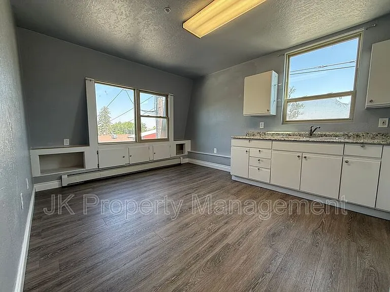 809 15th St #301 — Photo 8