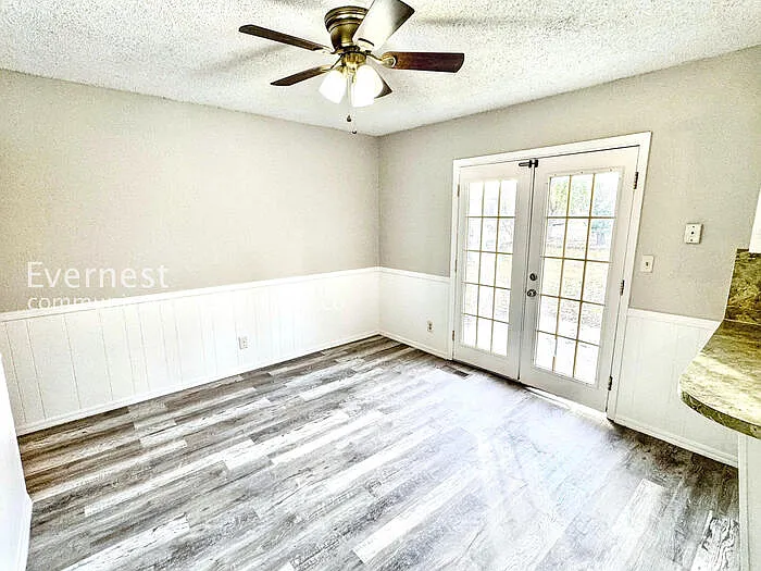 1756 S Pine Ave — Photo 18