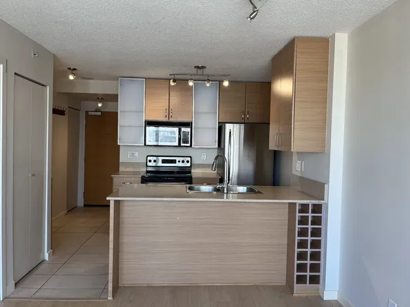 928 Homer St #2805, Vancouver, BC V6B 1T7
