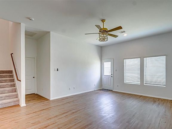 4th image of 1495 Twilight Green Dr