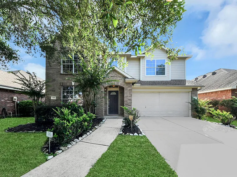 7030 Cornflower Ln — Photo 3