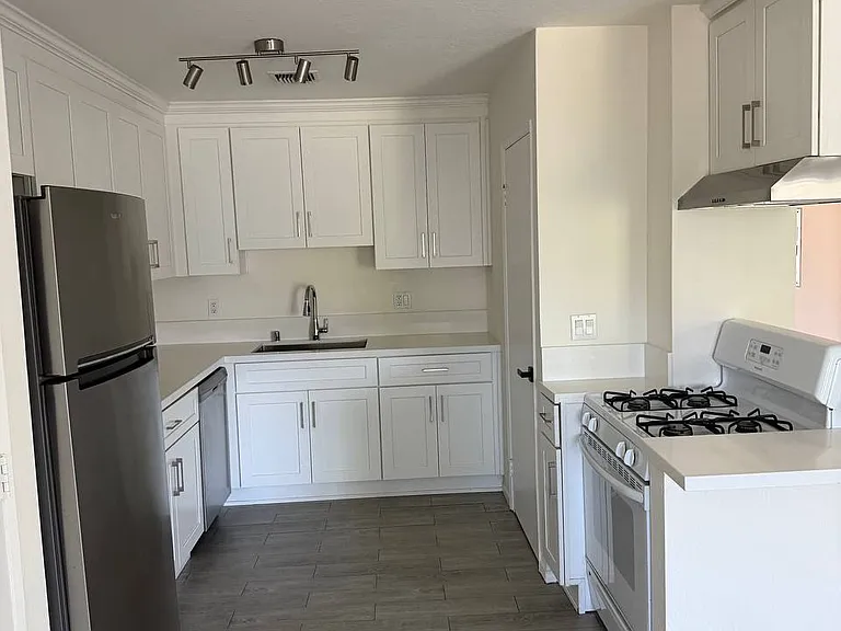 5500 Vesper Ave #4 — Photo 28