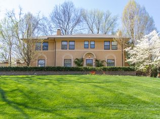 637 W 57th St, Kansas City, MO 64113