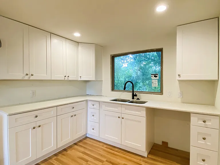 201 Harmons Way #B — Photo 4